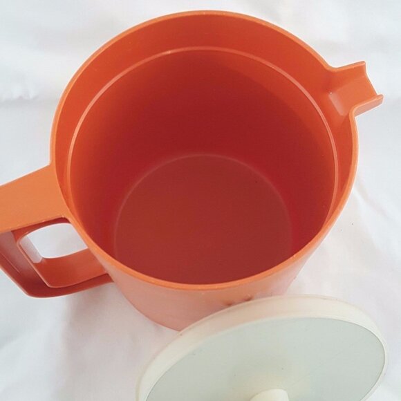 Tupperware Water Juice Pitcher 1575-9 Push Button Seal Holds 1.5 Quarts Orange - Picture 7 of 8